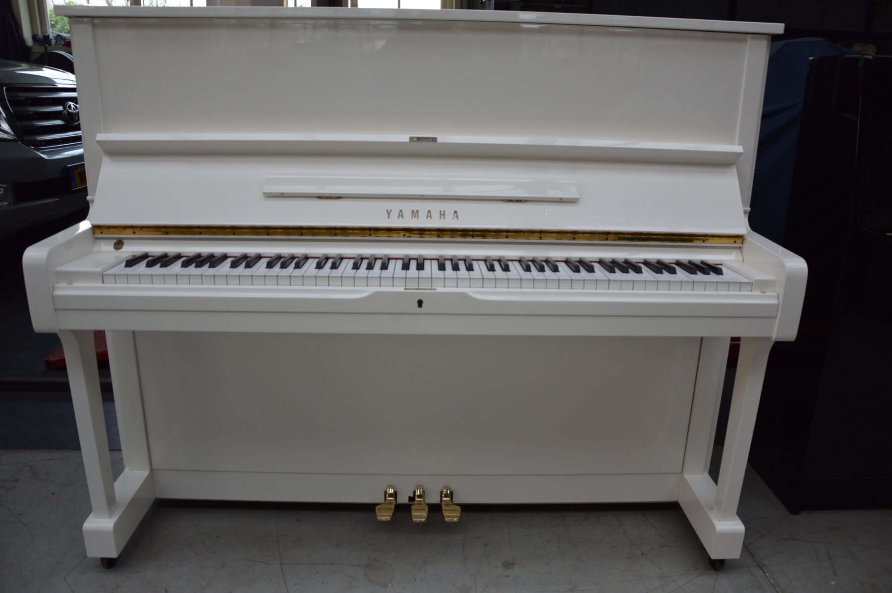 Yamaha U1 wit